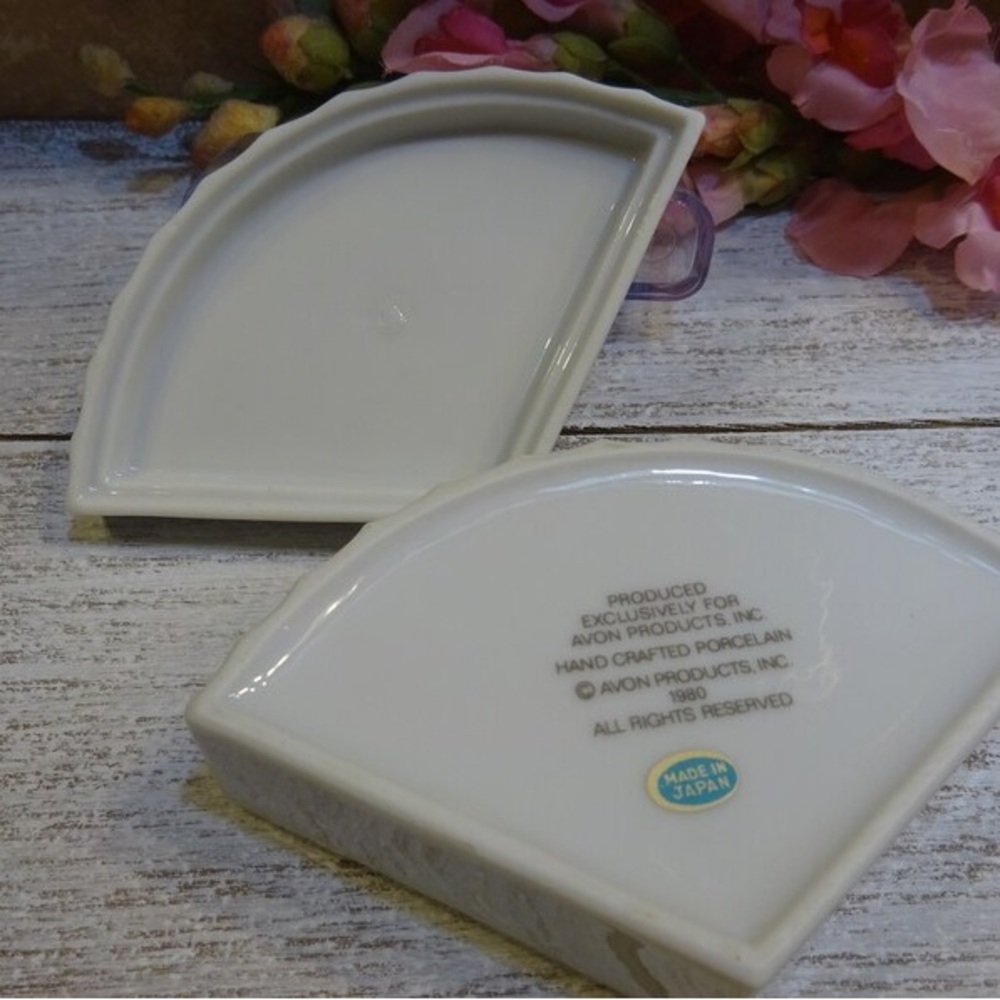 AVON Fan Trinket Box - Picture 2 of 2